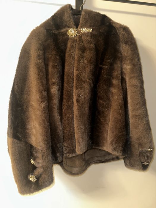 Елегантно дамско палто