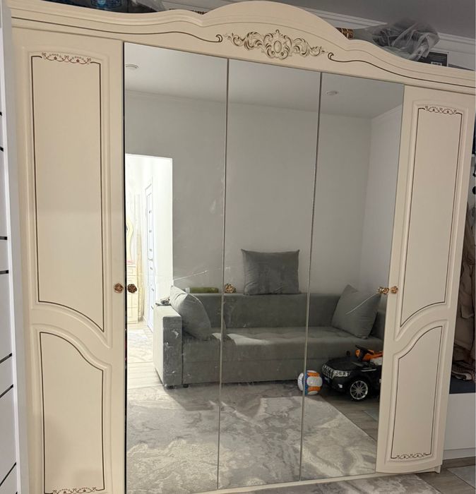 Новые мебели белые