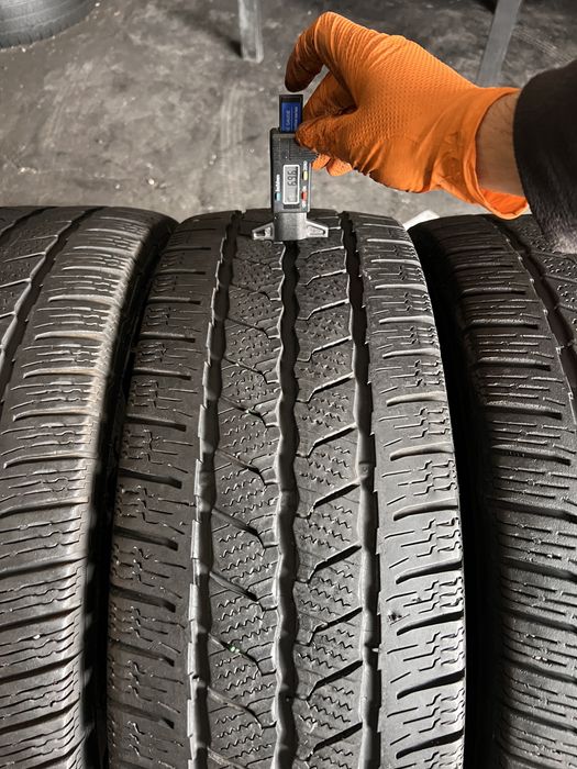 4 anvelope iarna 235/65/16 C , Continental !