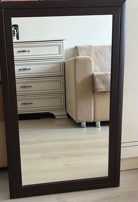 Продам зеркало в оправе в отличном состоянии размером 50х80 см