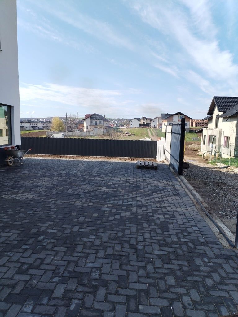 Casă de vânzare la Lisaura Ipotesti, 120 m2 utili, 5 ari, utilitati