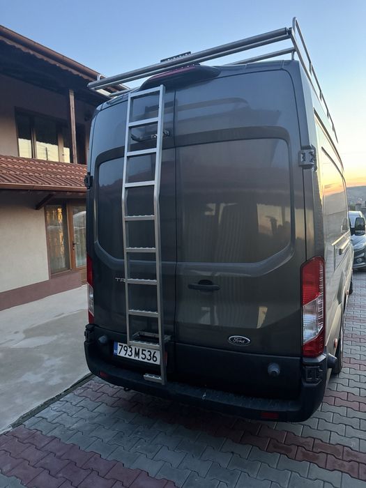 Багажник със стълба