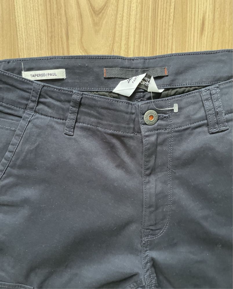Jack & Jones /НОВ мъжки карго панталон W31