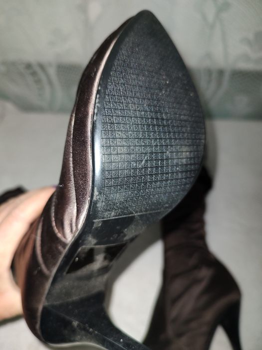 CIZME de damă,lungi,din satin.Calitate italiană.Noi.