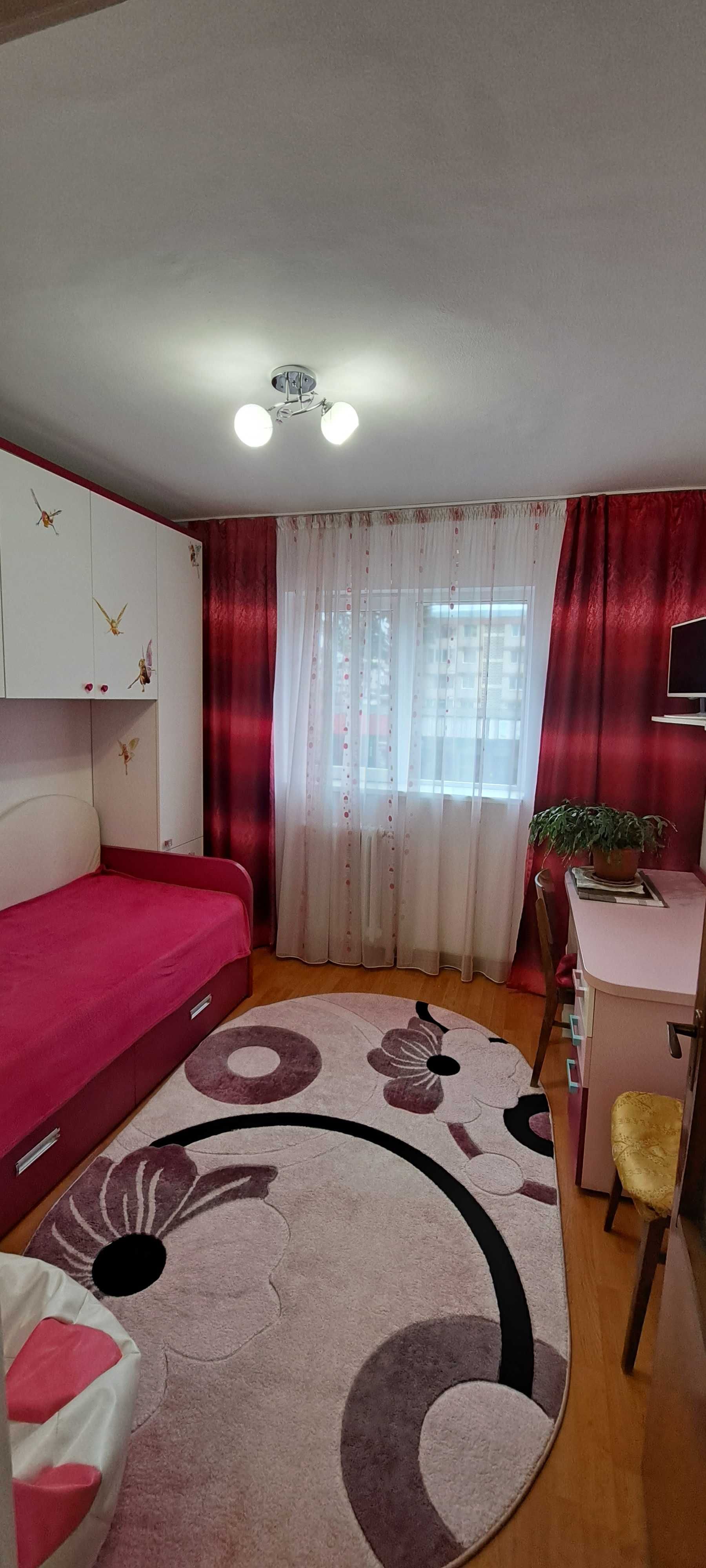 Închiriez apartament 3 camere In cartier Grigorescu