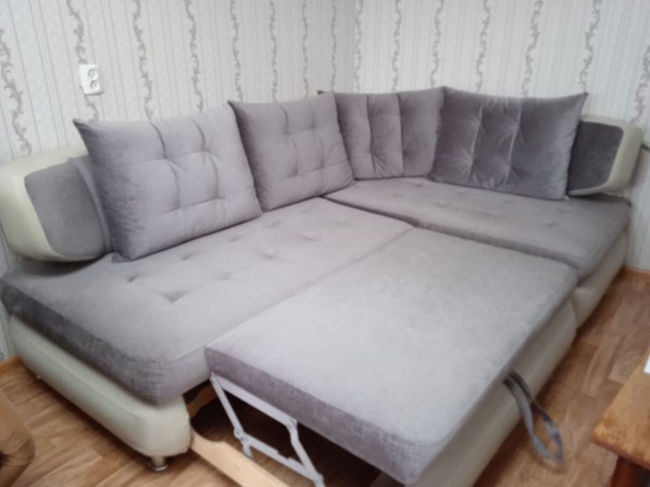 Диван угловой, серый