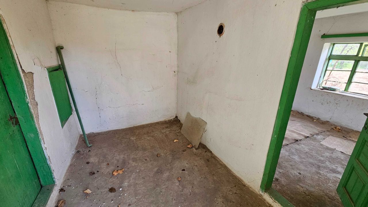 Продава се Къща в с. Садина, Област Търговище - 75 кв.м за 150 €/кв.м - Снимка #8