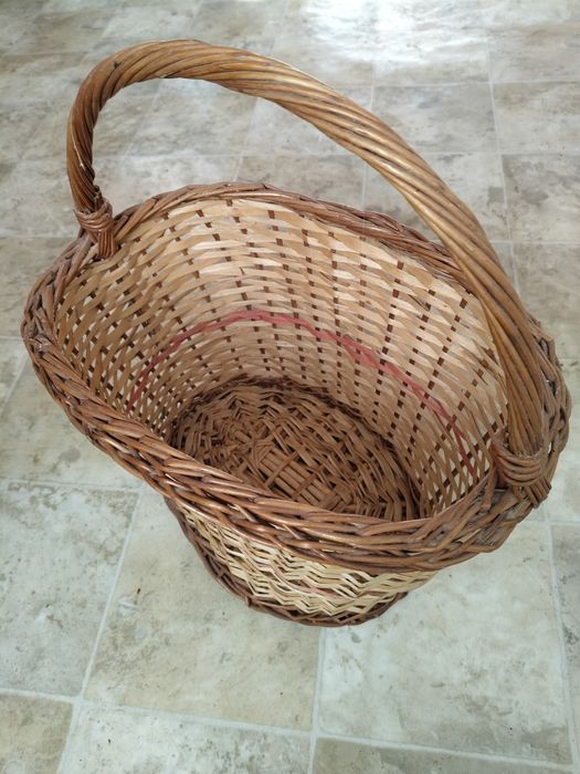 Плетена кошница, ръчно изработена!