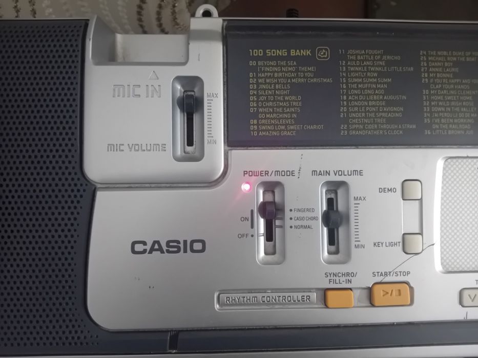 Vând orga începători în stare perfecta