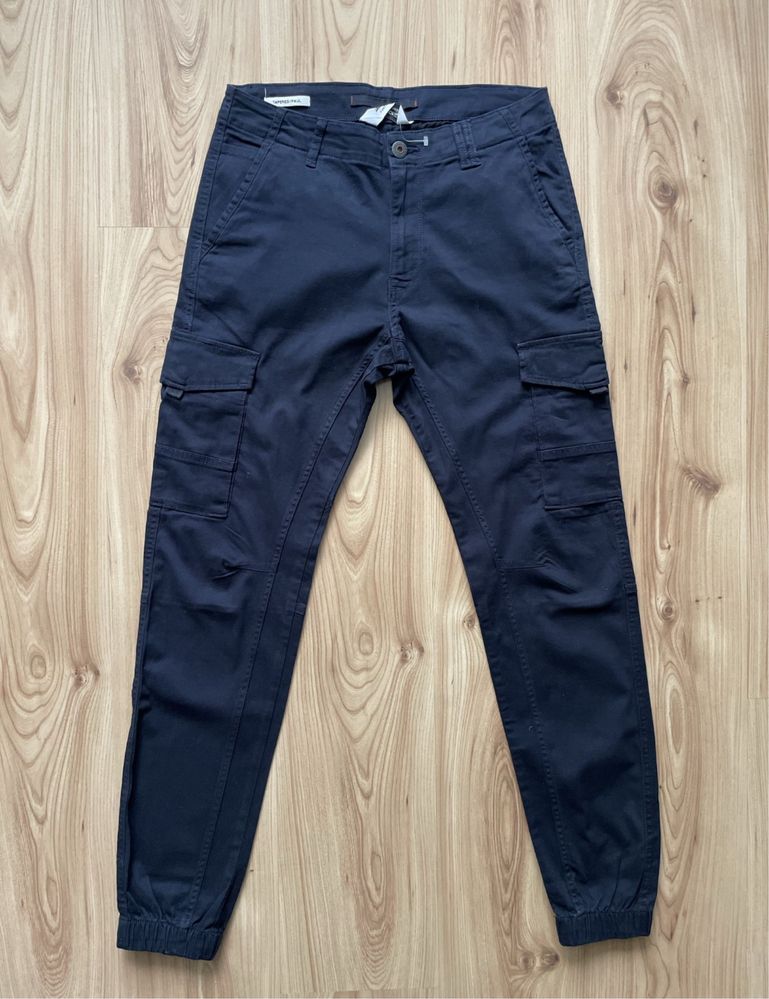 Jack & Jones /НОВ мъжки карго панталон W31