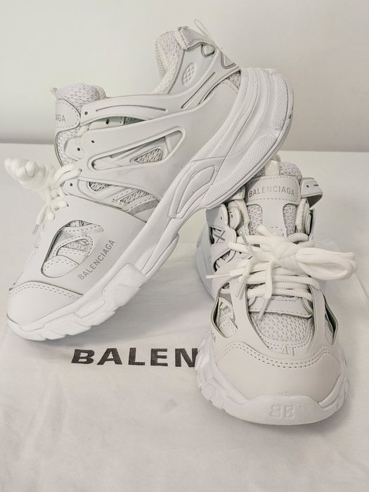 Balenciaga track