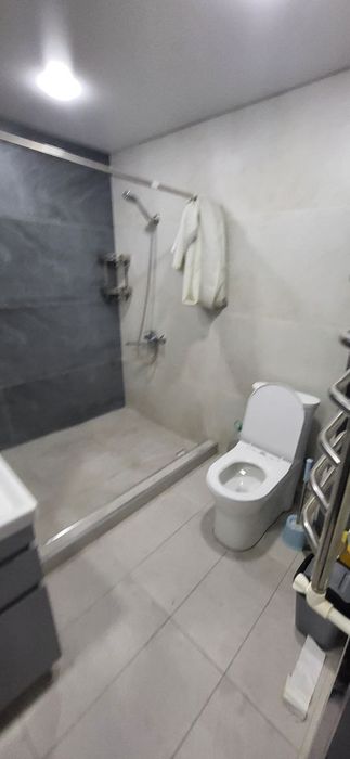 Янги қурилган  уй  барча  жихозлари  билан    4 хона  уй  сотилади