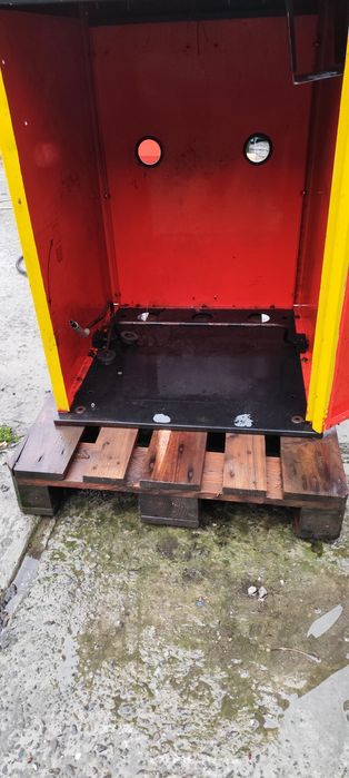 Шкаф за прахосмукачка