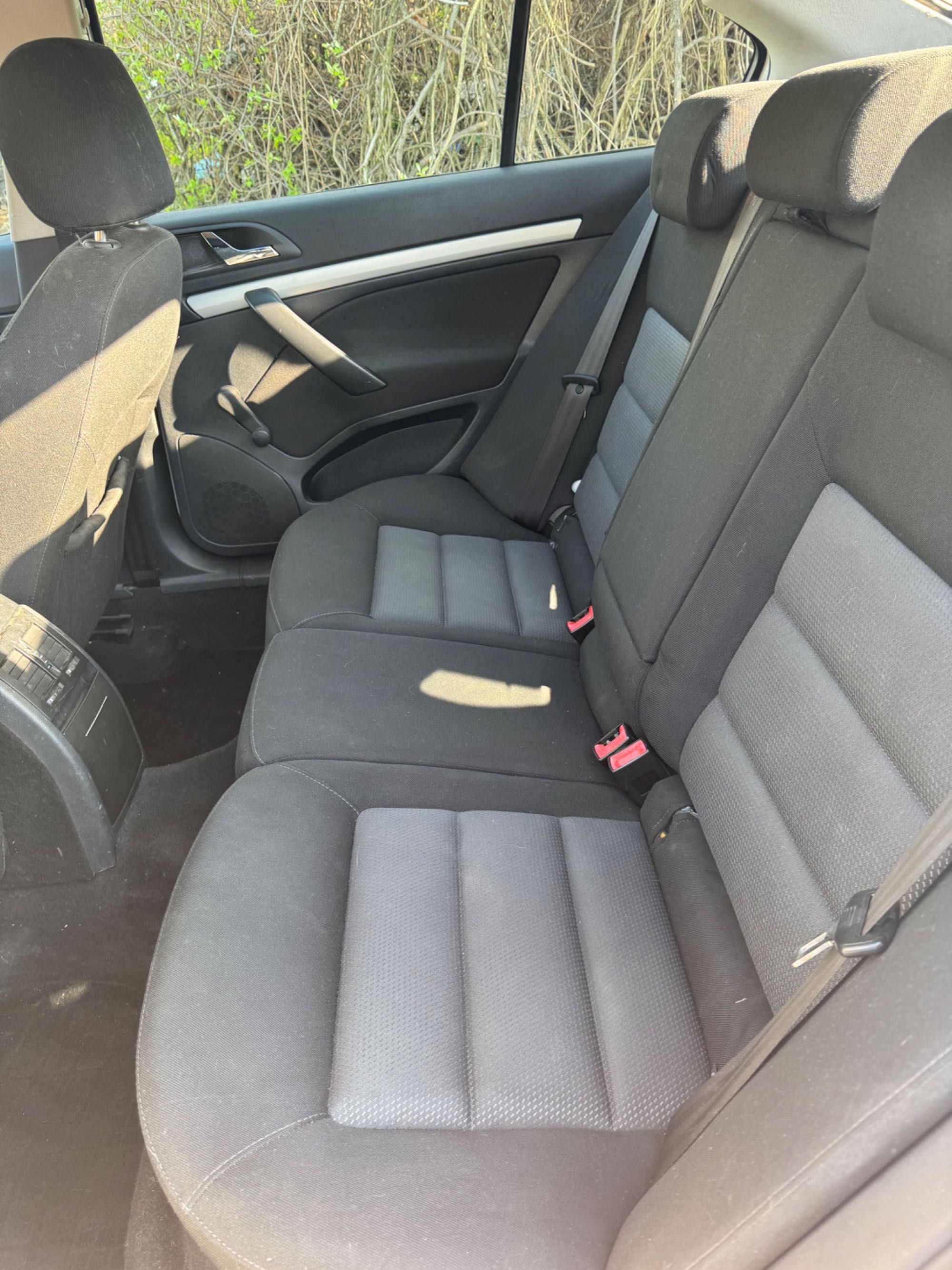 Продавам skoda octavia