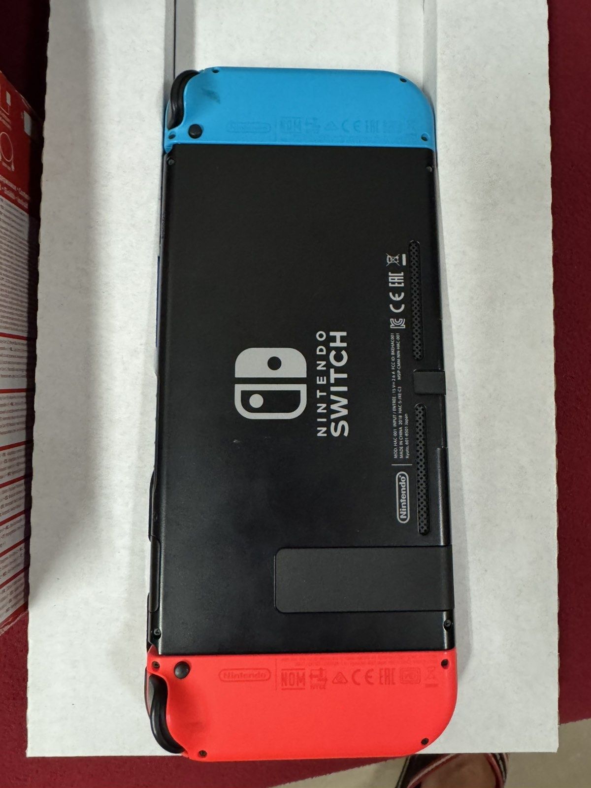 конзола nintendo switch (Neon Blue/ Red Joy - Con)