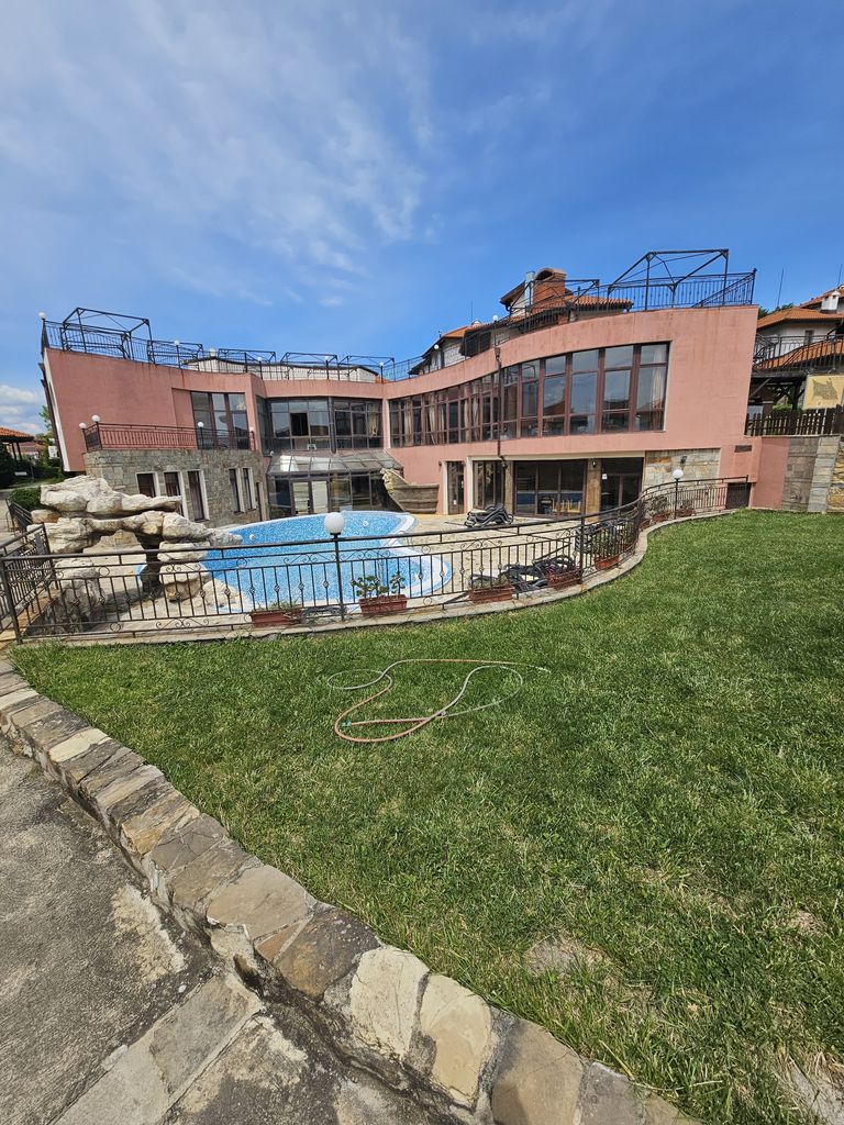 Продава се Двустаен апартамент в с. Кошарица, Област Бургас - 67 кв.м за 990 €/кв.м - Снимка #11