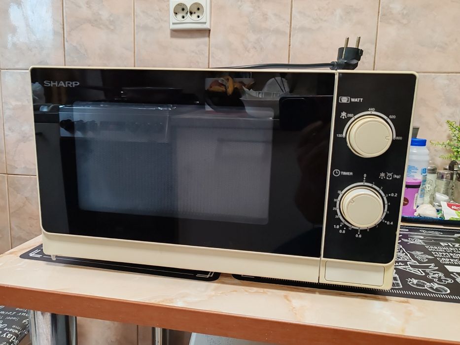 Cuptor cu microunde sharp 800 wati