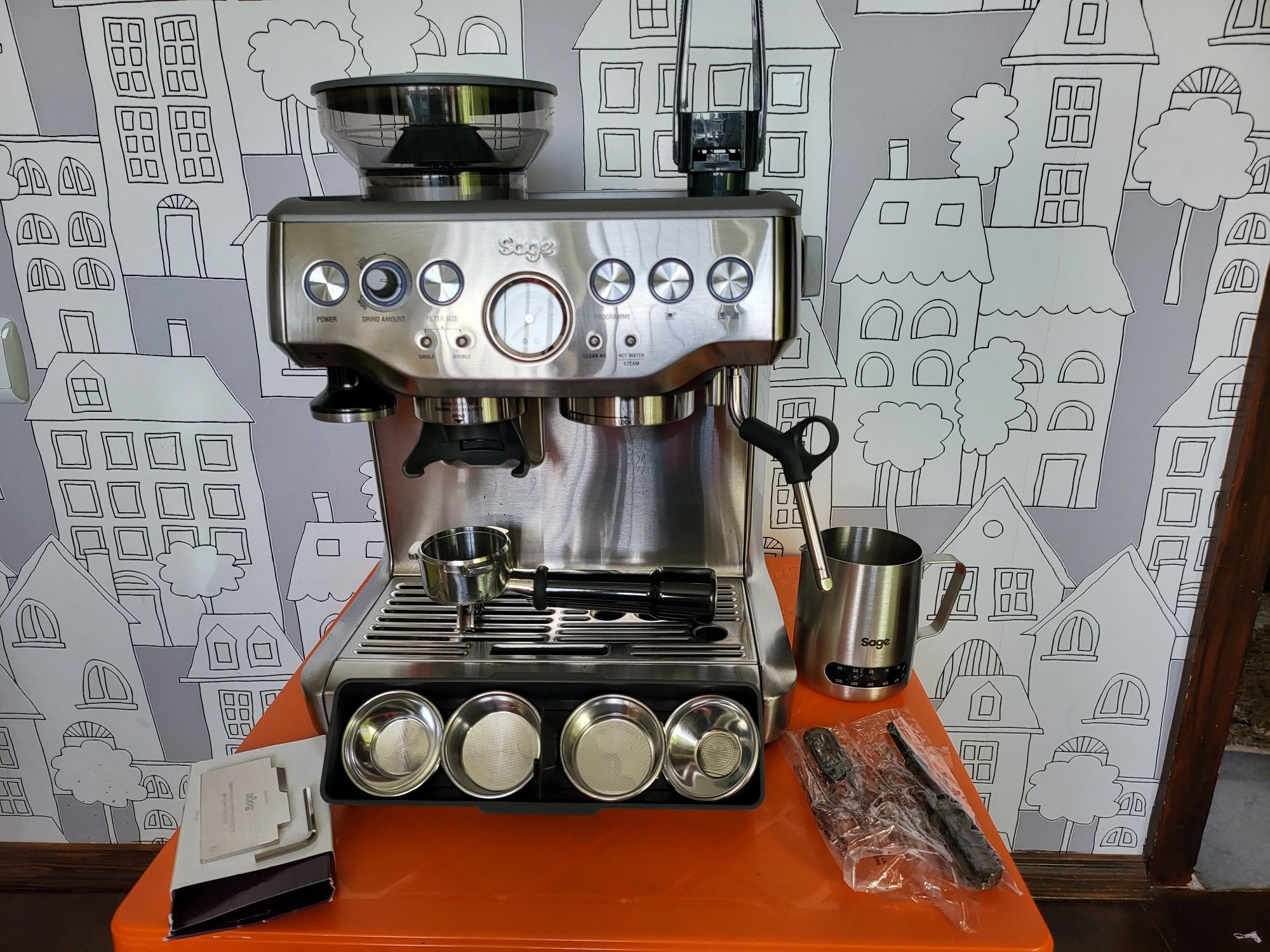 Еспресо машина SAGE Barista Express Кафемашина с кафемелачка