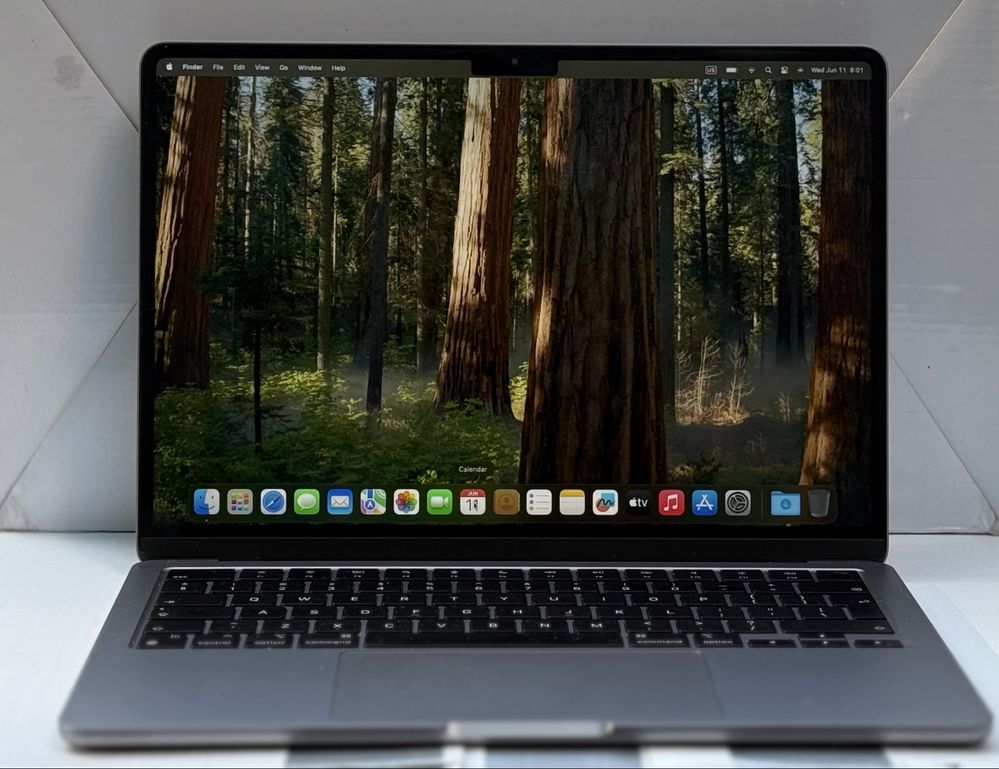 ГАРАНЦИОНЕН! Лаптоп Apple MacBook Air 13.6", Apple M3, 8GB RAM, 256GB
