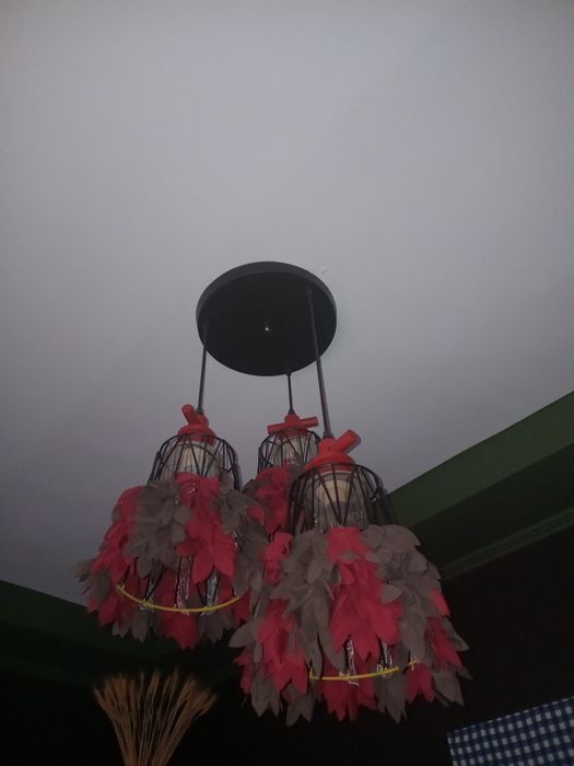 Люстры,б/у ,в хорошем состоянии