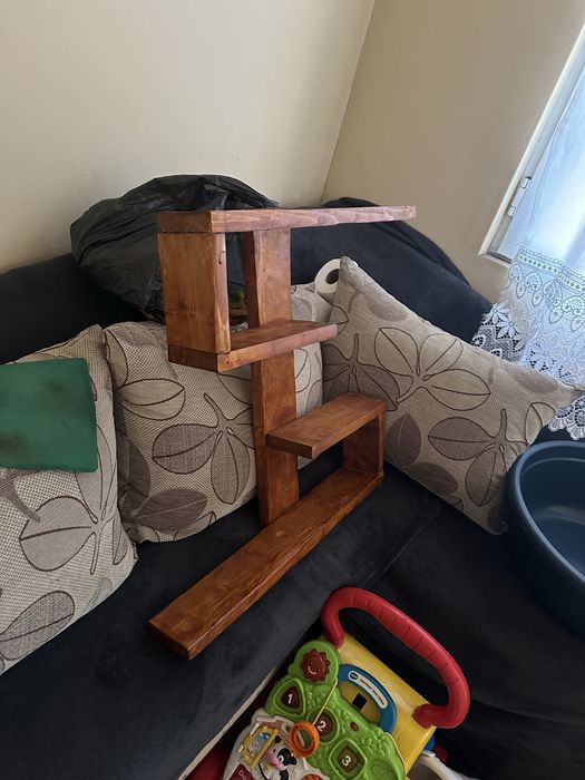 Етажерка за стена от борово дърво