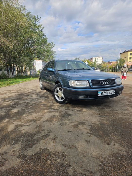 Продам машину ауди 100 !