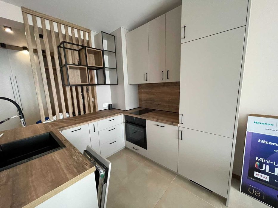 Дава се под наем Тристаен апартамент в Бургас, Славейков - 120 кв.м за 484.5 € - Снимка #1