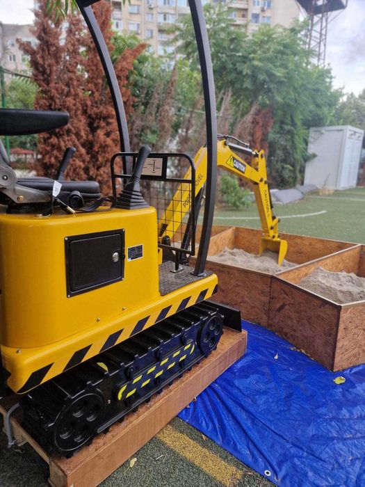 Детски атракцион багерче с монети