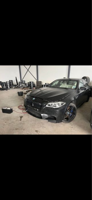Bmw m5 lci 575 cp  2015