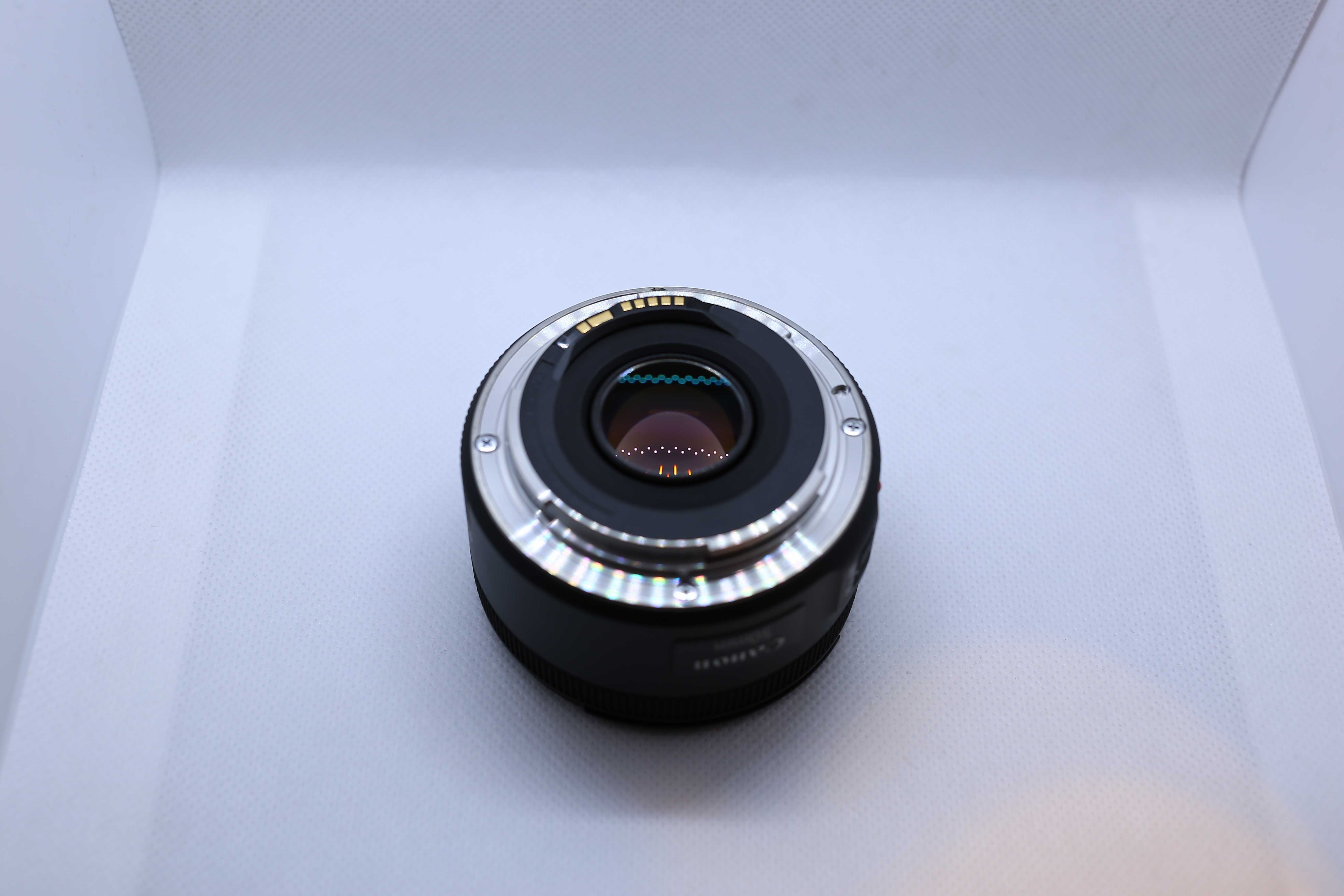 Canon EF 50mm f/1.8 STM