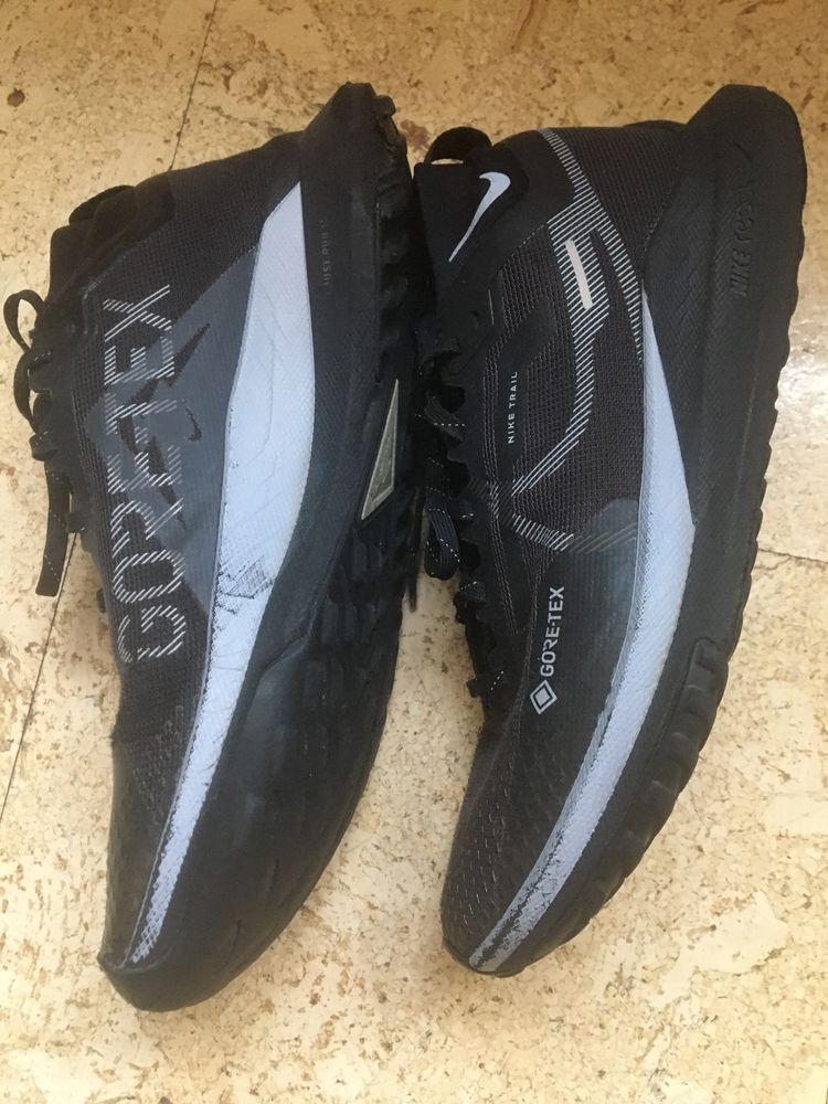 Маратонкш Nike React Gore-Tex 42,5 номер