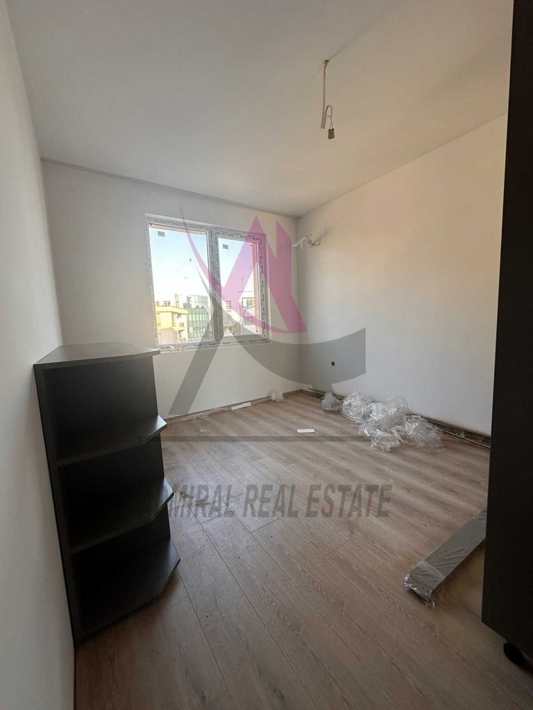 Продава се Тристаен апартамент в Варна, Възраждане 3 - 79 кв.м за 1798 €/кв.м - Снимка #5