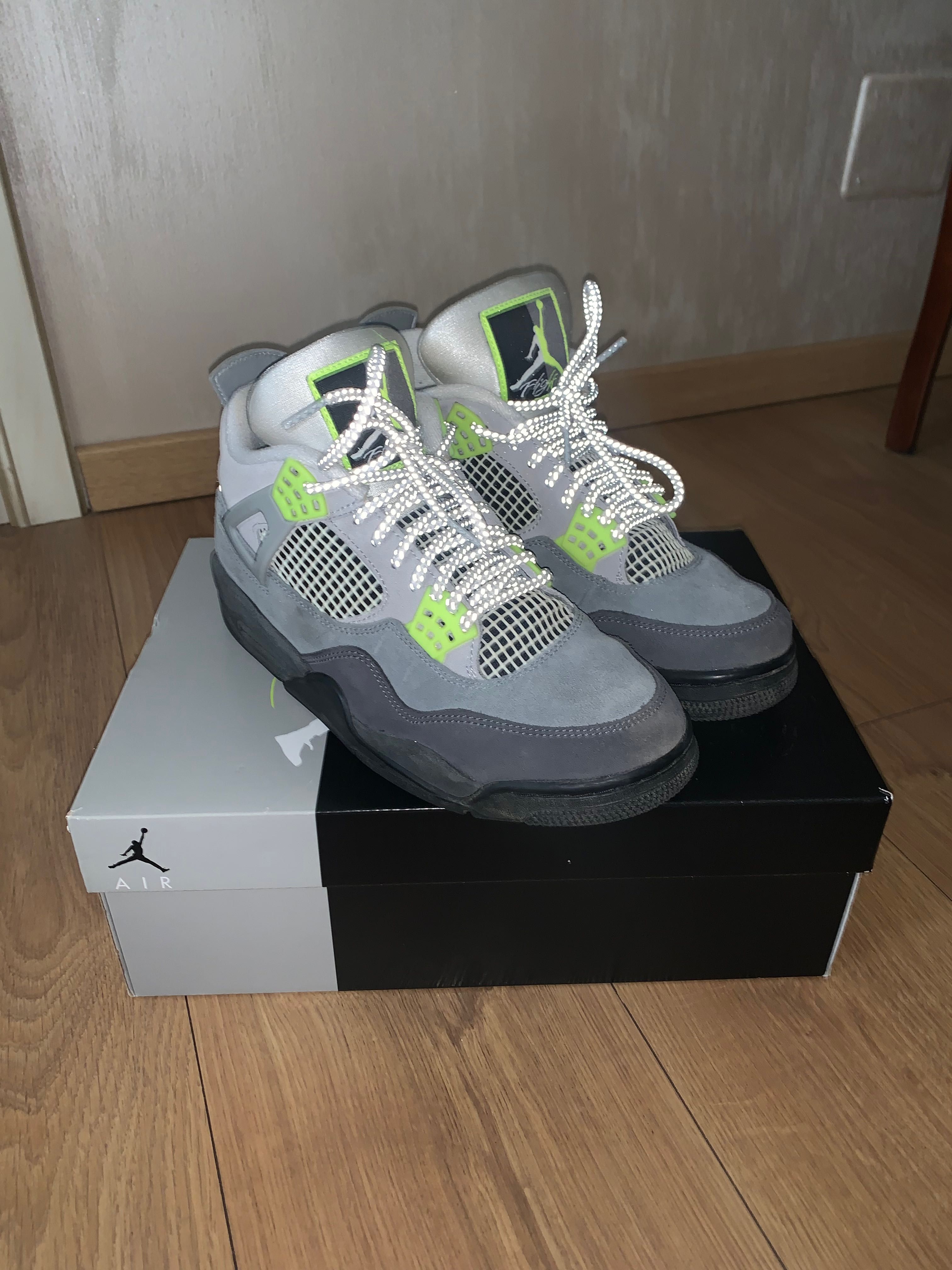 Air jordan 4 retro se neon mărimea 40,5