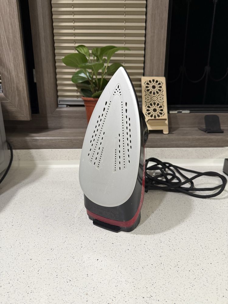 Продается утюг в отлично состоянии оригинальный Bosch 3050W!