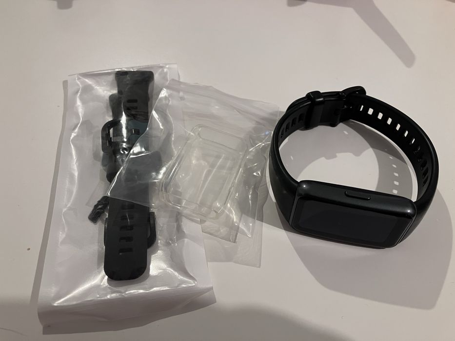 Смарт гривна Huawei band 6