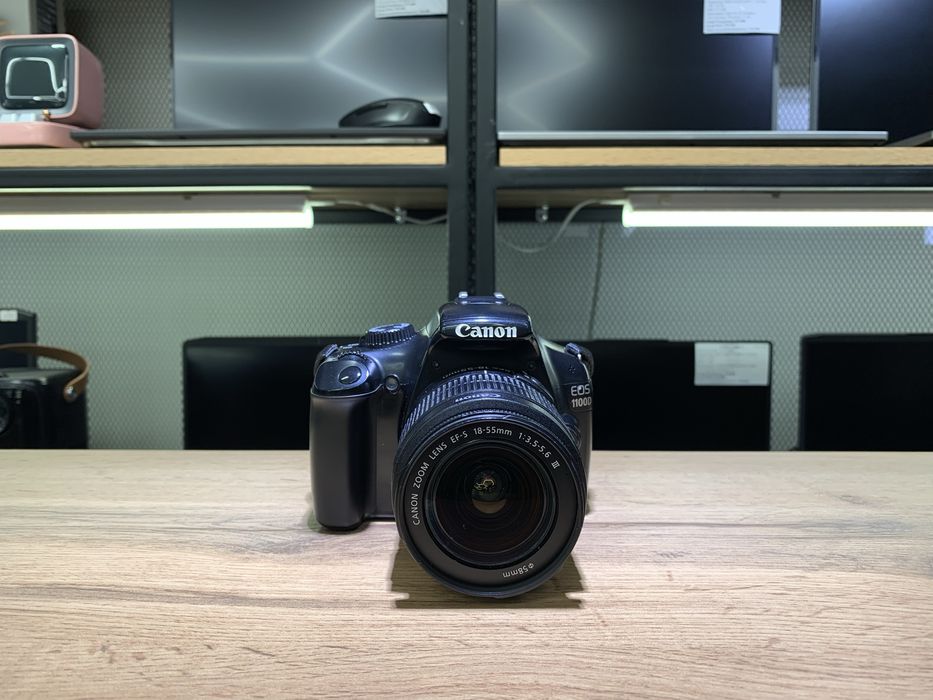 Фотоаппарат Canon EOS 1100D, объектив 18-55 mm, флешка 8 ГБ, 10939/А10