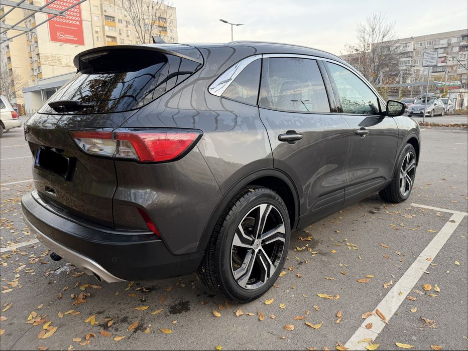 Ford Kuga Titanium Hybrid