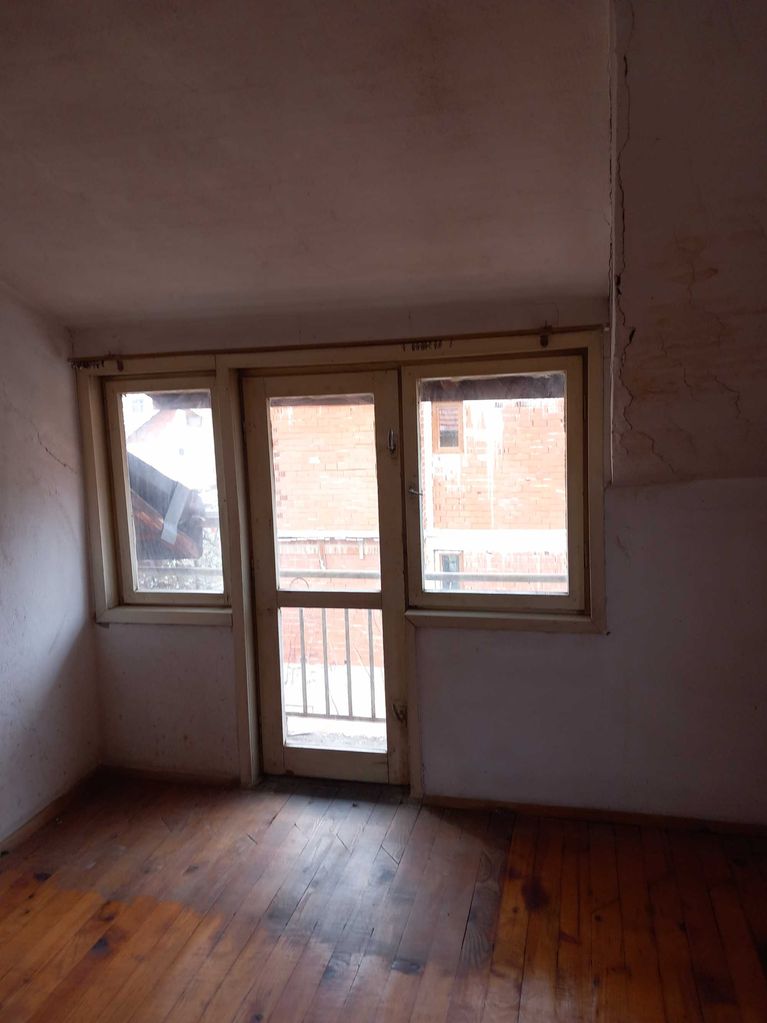 Продава се Етаж от къща в Кюстендил, Герена - 63 кв.м за 632 €/кв.м - Снимка #1