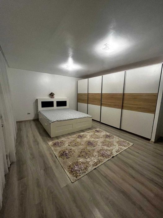 PF. Închiriez apartament 3 camere Nicolina