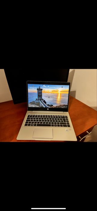 Laptop HP cu procesor i5