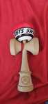 Kendama sqwets starter roșie semnata de rares maris