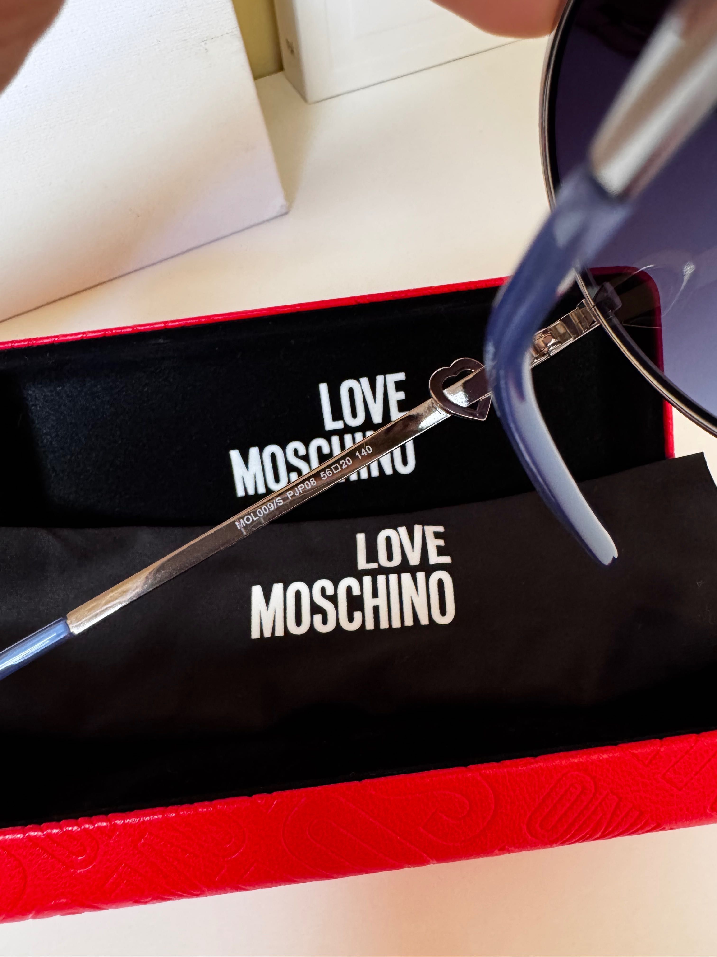 Слънчеви очила Love Moschino
