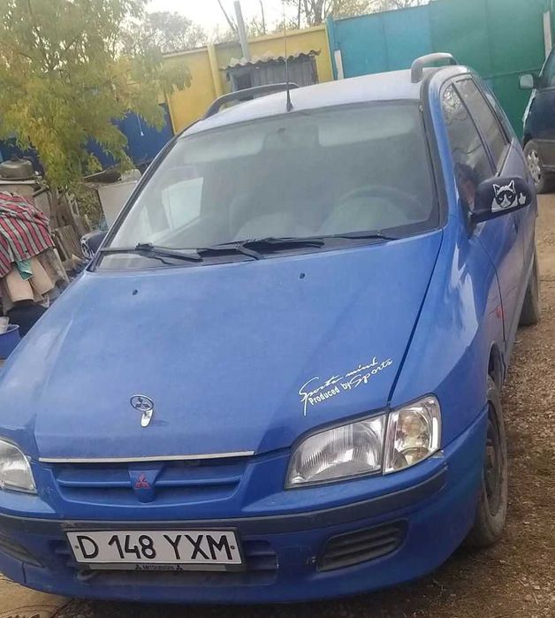 Мисубиси спейс стар минивэн Каз учет в хорошем состоянии