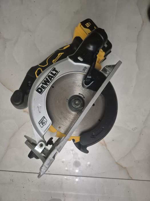 Capsator Circular dewalt dcs565