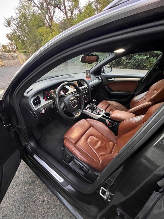 Audi A4 B8 S-Line 2012  2.0 TDI 143 CP
