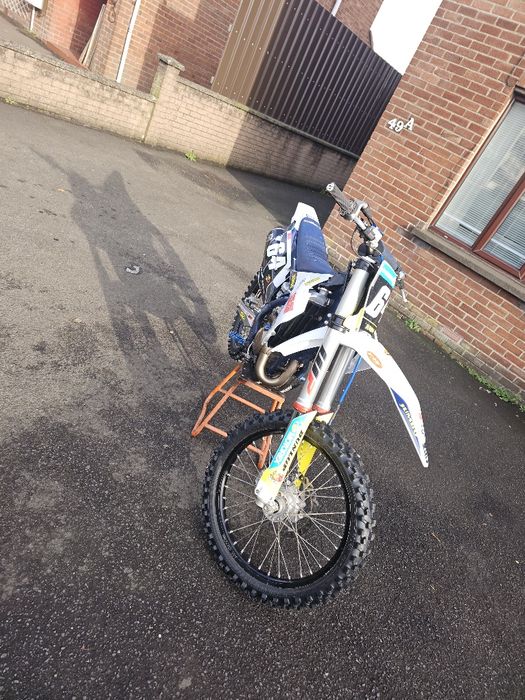 Husqvarna fc450 2021 schimb cu motocicleta de strada