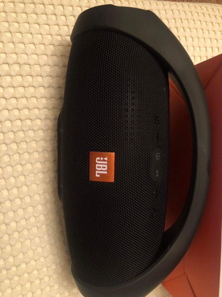 JBL Boomsbox колона