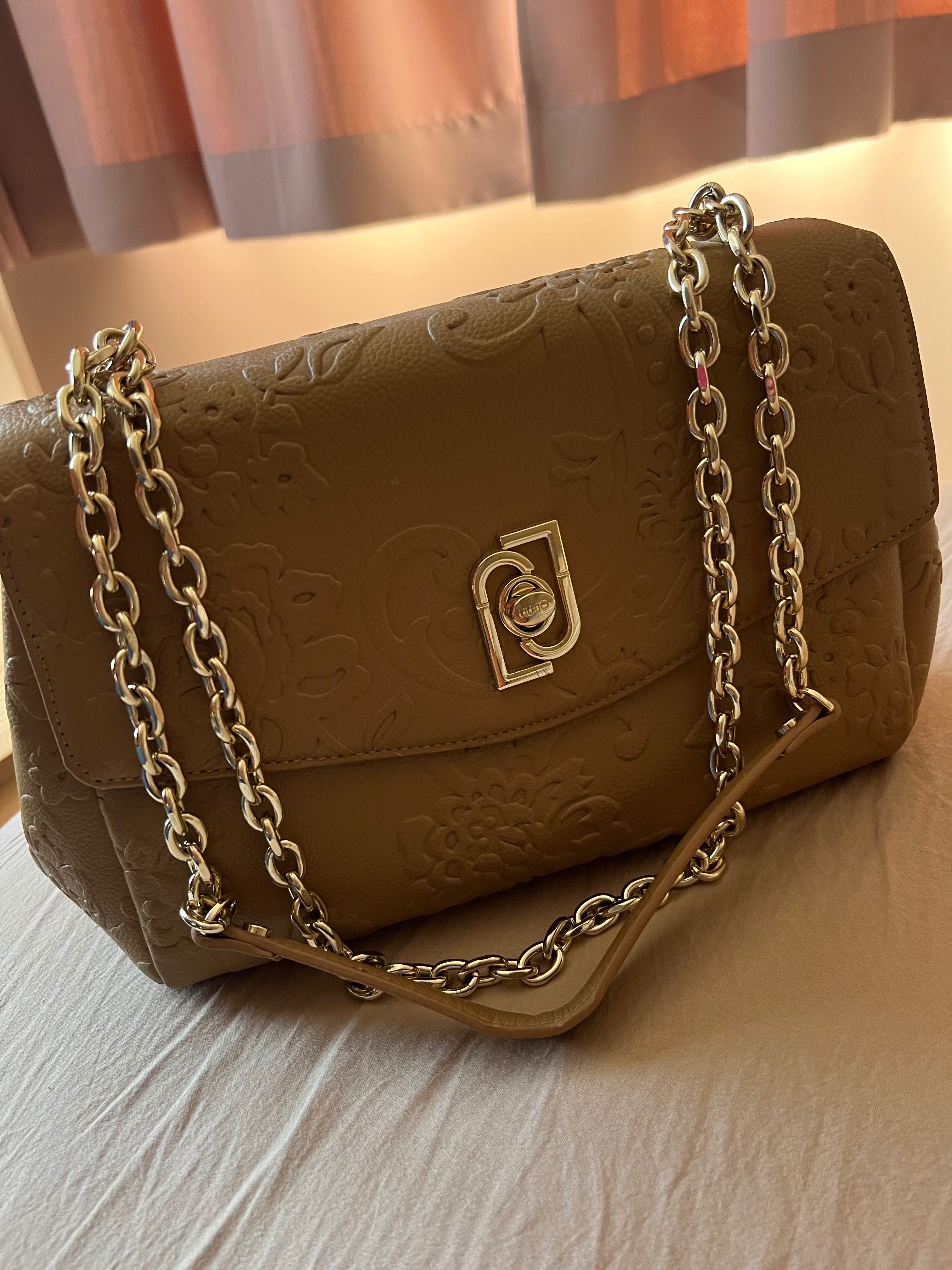 Furla -носена е Без никакви следи ! Перфектно състояние