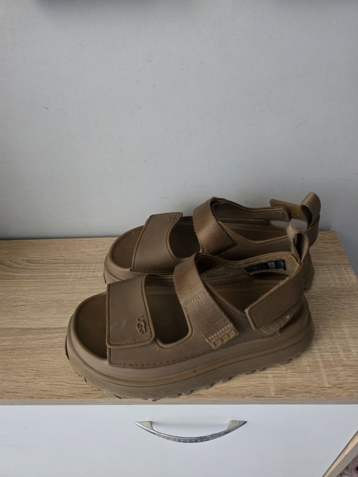 Сандали luis vuton, michael kors, ugg