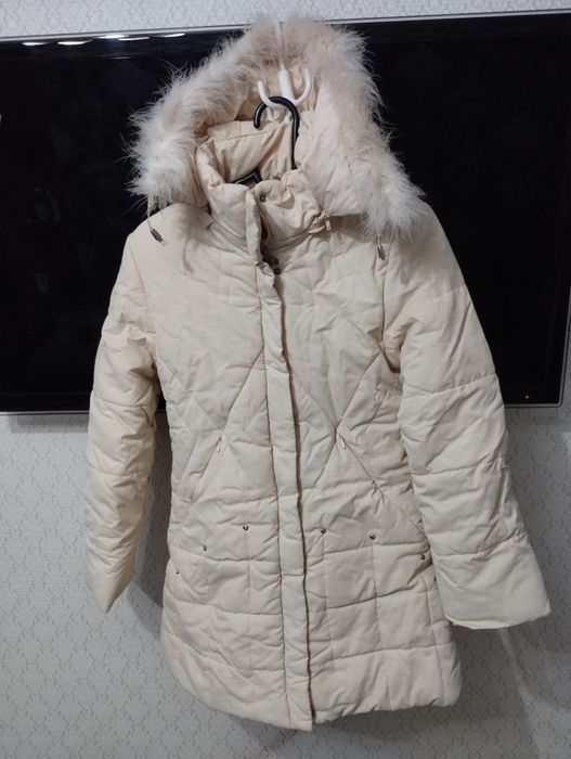 Продам недорого новую, утепленную куртку пуховичок для девочек